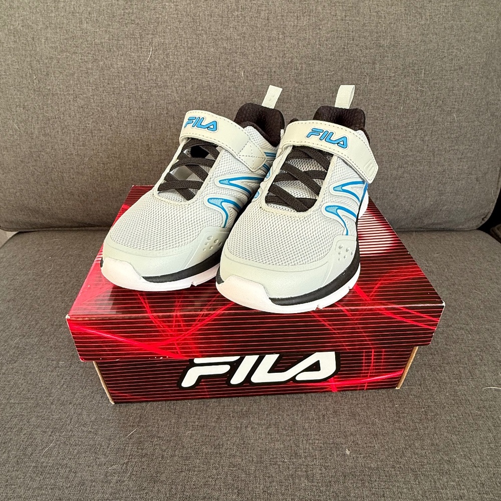 FILA Allona 3 Boys Running Shoes Sz 13 NWT